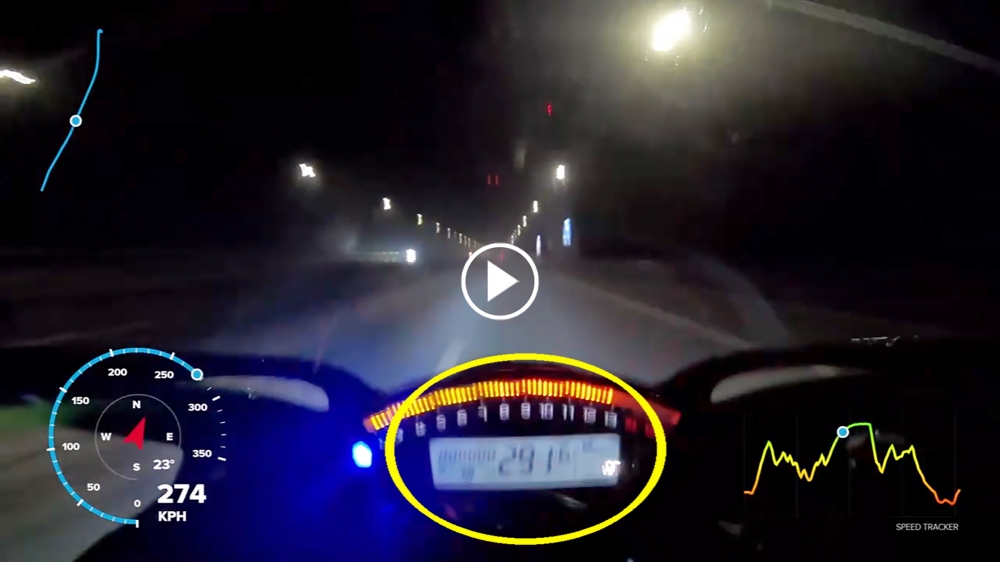 Lại xuất hiện mô tô phân khối lớn chạy tốc độ 299km/h ở Hà Nội Lại xuất hiện mô tô phân khối lớn chạy tốc độ 299km/h ở Hà Nội