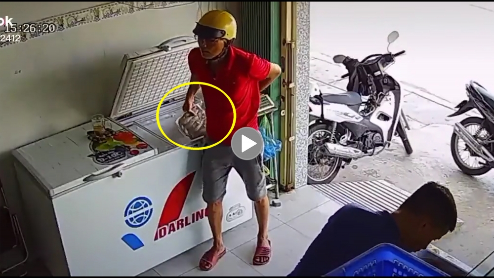 Thanh niên ‘bẽ mặt’ khi bị bắt quả tang trộm đồ Thanh niên ‘bẽ mặt’ khi bị bắt quả tang trộm đồ