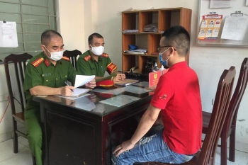 Theo bước 