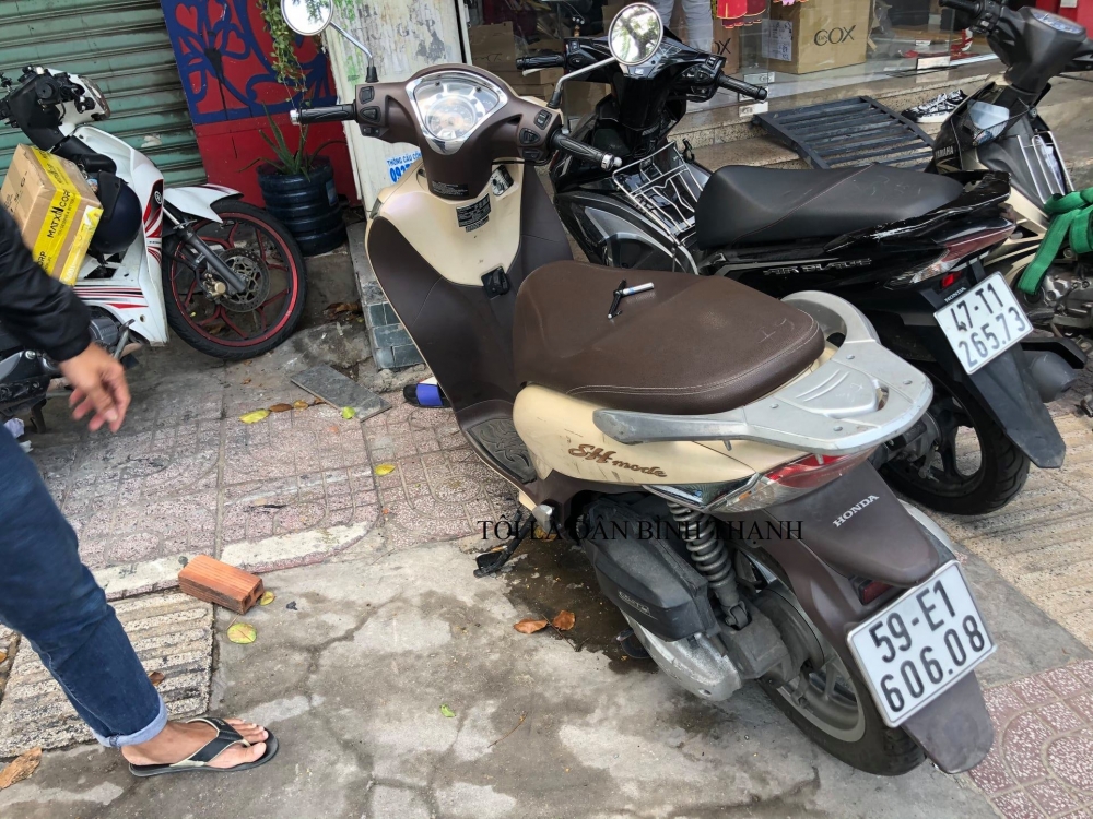 Năng lượng tích cực: Tài xế công nghệ liều mình ngăn tên trộm 'nhảy' xe SH Năng lượng tích cực: Tài xế công nghệ liều mình ngăn tên trộm 'nhảy' xe SH