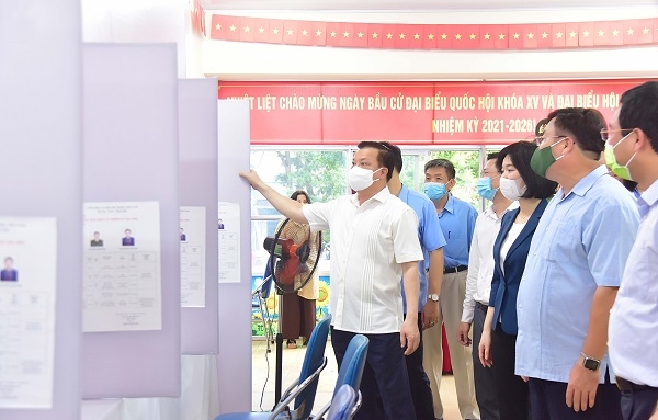 Bí thư Thành ủy Hà Nội: Kiên trì, bình tĩnh, sáng suốt trong chống dịch COVID-19 Bí thư Thành ủy Hà Nội: Kiên trì, bình tĩnh, sáng suốt trong chống dịch COVID-19