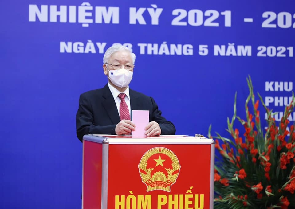 Chùm ảnh: Lãnh đạo Đảng, Nhà nước đi bầu cử, thực hiện quyền, nghĩa vụ công dân Chùm ảnh: Lãnh đạo Đảng, Nhà nước đi bầu cử, thực hiện quyền, nghĩa vụ công dân