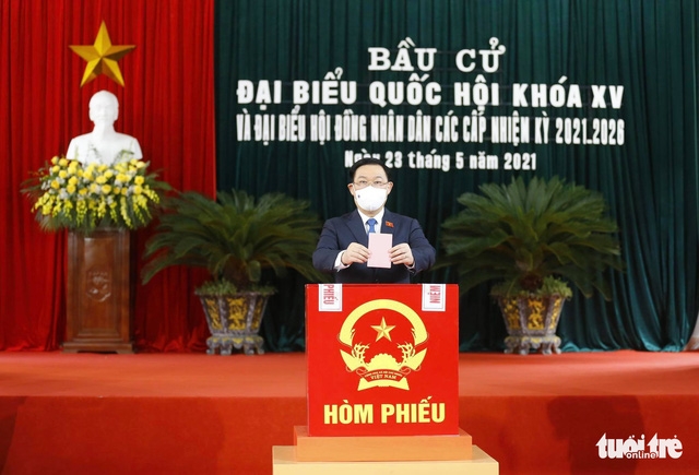 Chùm ảnh: Lãnh đạo Đảng, Nhà nước đi bầu cử, thực hiện quyền, nghĩa vụ công dân Chùm ảnh: Lãnh đạo Đảng, Nhà nước đi bầu cử, thực hiện quyền, nghĩa vụ công dân
