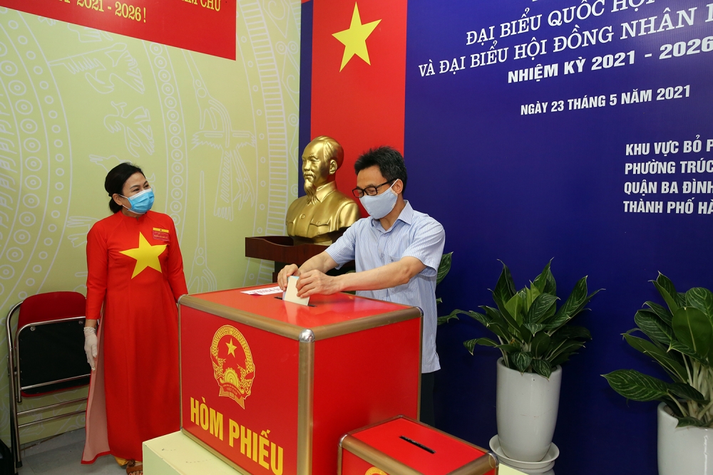 Chùm ảnh: Lãnh đạo Đảng, Nhà nước đi bầu cử, thực hiện quyền, nghĩa vụ công dân Chùm ảnh: Lãnh đạo Đảng, Nhà nước đi bầu cử, thực hiện quyền, nghĩa vụ công dân