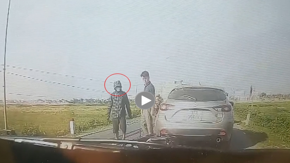 Nam thanh niên thoát khỏi “tử thần” sau cú ngã ngay đầu xe ben Nam thanh niên thoát khỏi “tử thần” sau cú ngã ngay đầu xe ben