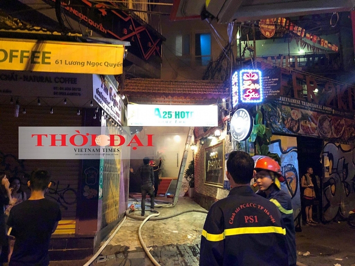 chay khach san a25 khien khu pho co ha noi nao loan