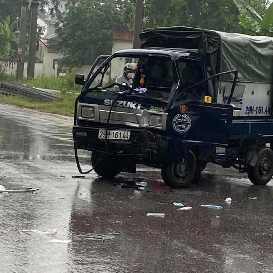 Xe máy lấn làn đâm trực diện ô tô tải, 1 người tử vong Xe máy lấn làn đâm trực diện ô tô tải, 1 người tử vong