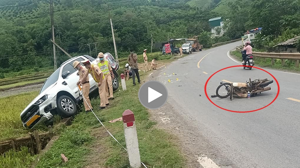 Phóng nhanh vượt ẩu, thanh niên ‘đầu trần’ tông trực diện xe bán tải Phóng nhanh vượt ẩu, thanh niên ‘đầu trần’ tông trực diện xe bán tải