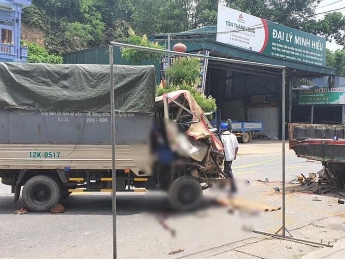 Tông vào đuôi xe dừng đỗ, gia đình tài xế ô tô tải thương vong Tông vào đuôi xe dừng đỗ, gia đình tài xế ô tô tải thương vong