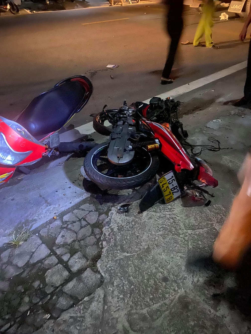 Hiện trường vụ tai nạn kinh hoàng vụ ôtô 4 chỗ đâm, 2 người thương vong Hiện trường tai nạn kinh hoàng tại huyện An Lão, Hải Phòng