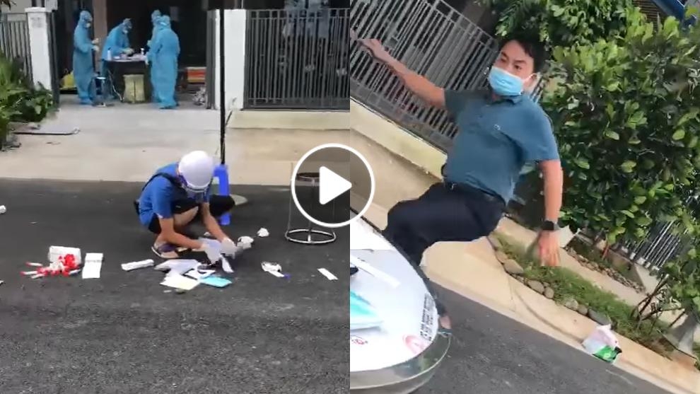 Xôn xao clip người đàn ông “tung cước“ đá đổ bàn làm việc của nhân viên y tế Xôn xao clip người đàn ông “tung cước“ đá đổ bàn làm việc của nhân viên y tế
