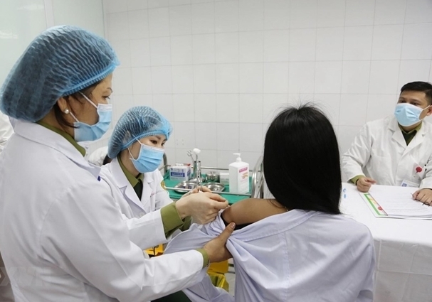 Tính đến sáng 24/8, cả nước có 737 ca COVID-19 nặng và nguy kịch Tính đến sáng 24/8, cả nước có 737 ca COVID-19 nặng và nguy kịch