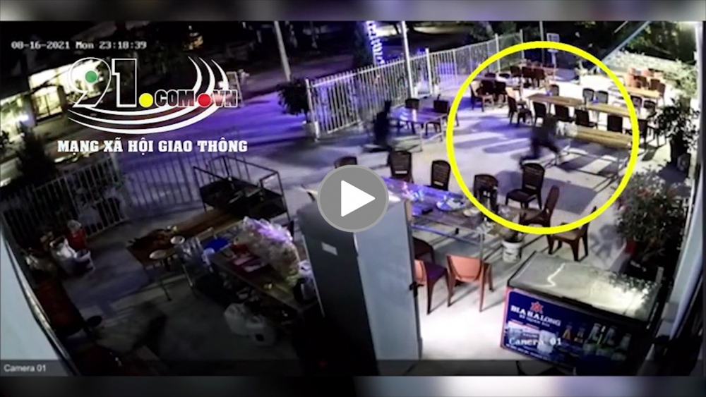 Toàn cảnh nam thanh niên bị đánh dã man trong quán nhậu Toàn cảnh nam thanh niên bị đánh dã man trong quán nhậu