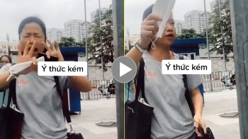 Ngán ngẩm người phụ nữ không đeo khẩu trang còn tuyên bố: 
