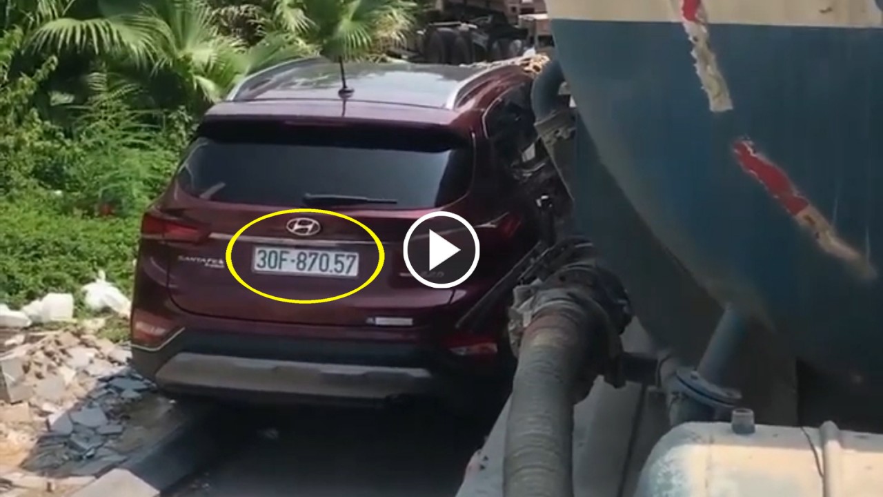 Tài xế ô tô lái xe kiểu “điền vào chỗ trống” gây bức xúc du luận Tài xế ô tô lái xe kiểu “điền vào chỗ trống” gây bức xúc du luận