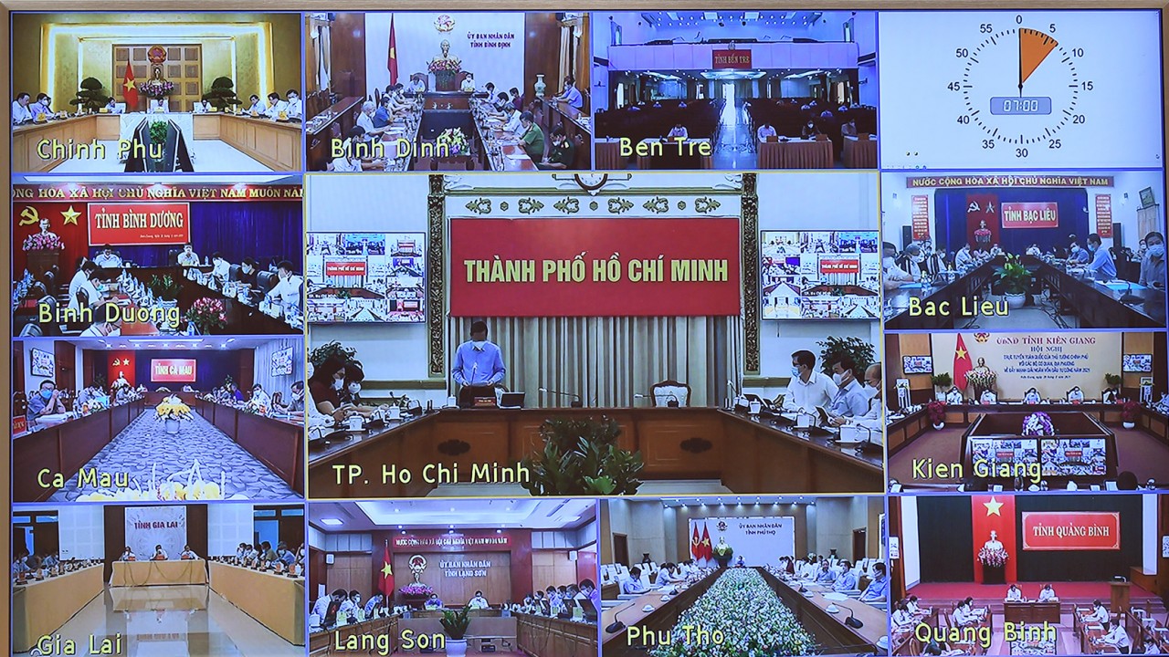 Thủ tướng phê bình nghiêm khắc những nơi chậm trễ, đốc thúc giải ngân khoản vốn 250 nghìn tỷ đồng Thủ tướng phê bình nghiêm khắc những nơi chậm trễ, đốc thúc giải ngân khoản vốn 250 nghìn tỷ đồng
