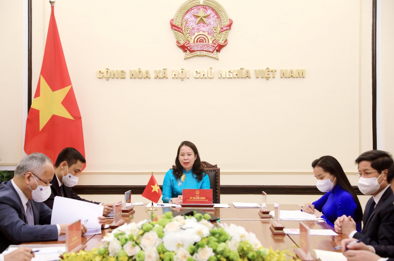 Phó Chủ tịch nước điện đàm với Phó Tổng thống CHLB Nigeria Phó Chủ tịch nước điện đàm với Phó Tổng thống CHLB Nigeria