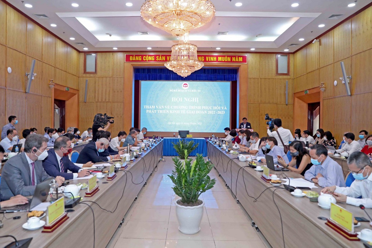 Phục hồi và phát triển gắn với nâng cao năng lực nội tại và tính tự chủ của nền kinh tế Phục hồi và phát triển gắn với nâng cao năng lực nội tại và tính tự chủ của nền kinh tế