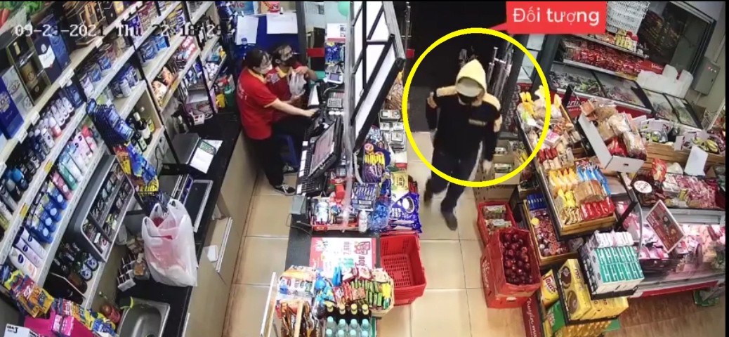 Công an Hà Nội truy vết đối tượng cướp tài sản tại siêu thị Công an Hà Nội truy vết đối tượng cướp tài sản tại siêu thị