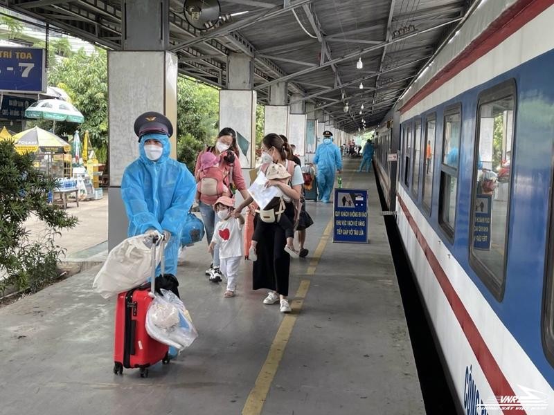 Hàng nghìn người dân được đưa về Lâm Đồng, Quảng Bình an toàn Hàng nghìn người dân được đưa về Lâm Đồng, Quảng Bình an toàn