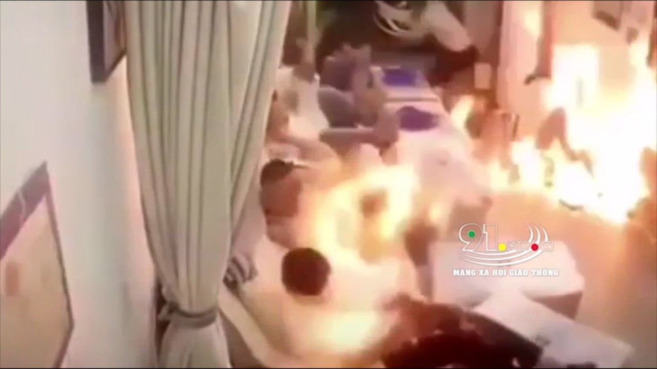 Cô gái đổ cồn nướng mực gây hoả hoạn Cô gái đổ cồn nướng mực gây hoả hoạn