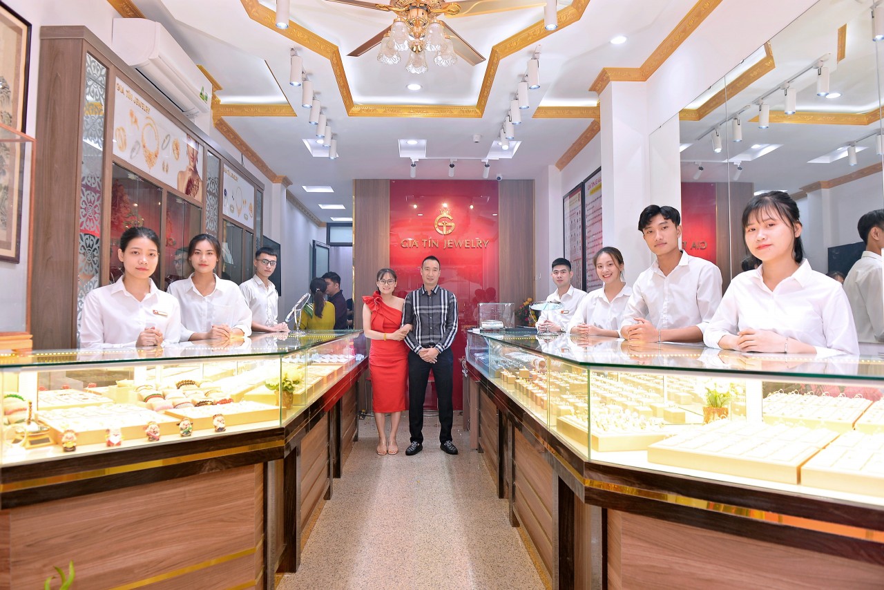 Hành trình vượt khó của cô chủ Gia Tín Jewelry & Diamond Hành trình vượt khó của cô chủ Gia Tín Jewelry & Diamond