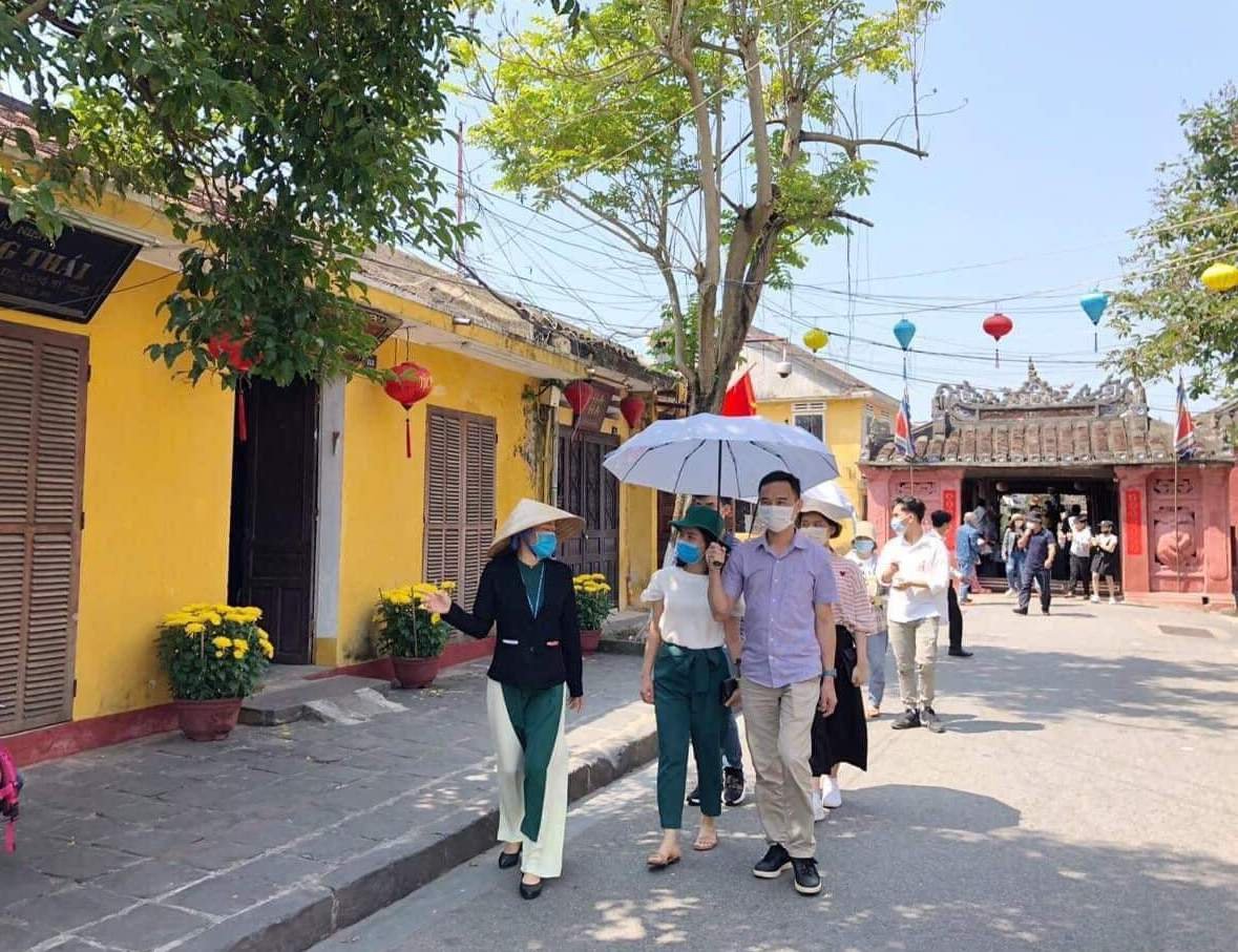 Hội An mở lại không gian cho người đi bộ và phố đêm Hội An mở lại không gian cho người đi bộ và phố đêm