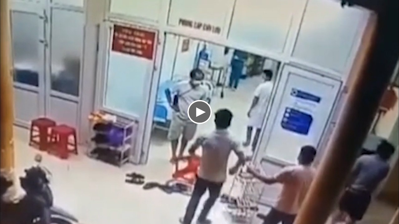 Nhân viên y tế bị hành hung ngay tại phòng cấp cứu Nhân viên y tế bị hành hung ngay tại phòng cấp cứu