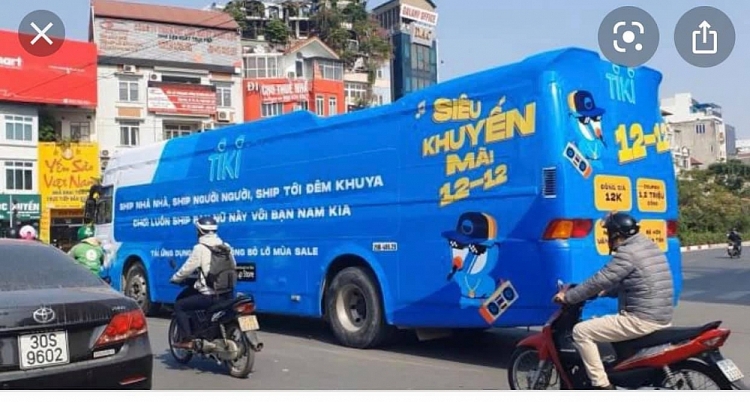 Xe khách phủ kín decal quảng cáo sẽ phải chịu mức phạt lên đến 4.550.000 đồng Xe khách phủ kín decal quảng cáo sẽ phải chịu mức phạt lên đến 4.550.000 đồng