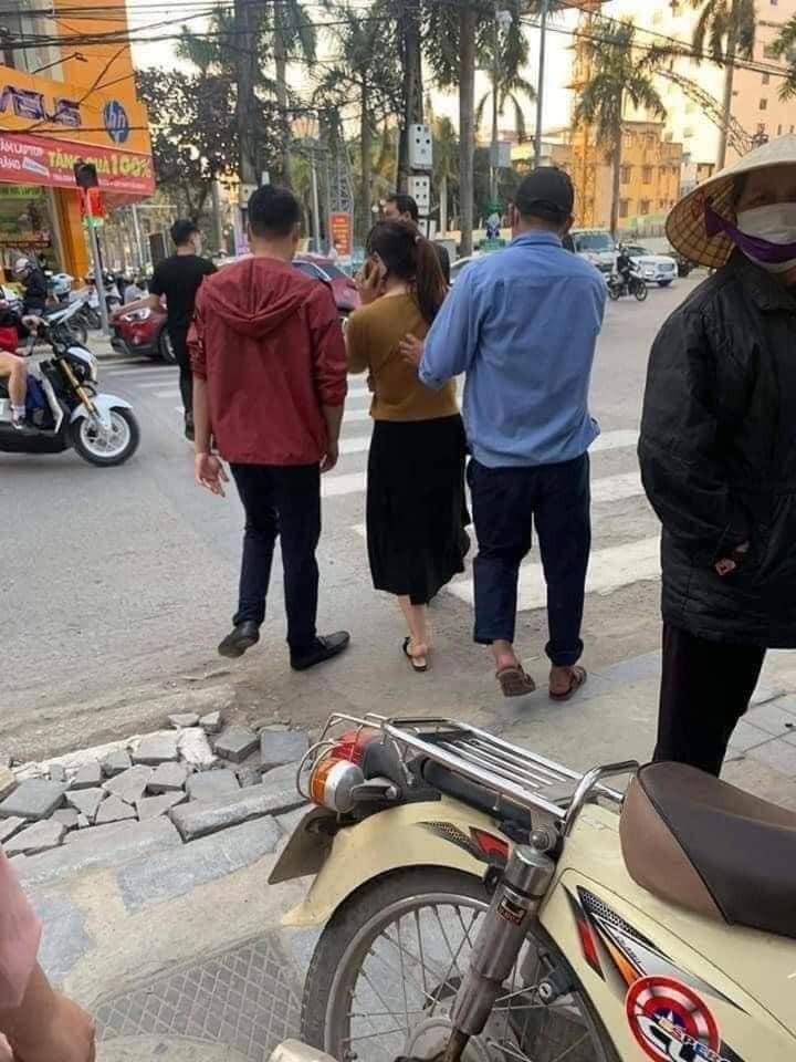 Toàn cảnh vụ thiếu nữ trộm váy bị chủ shop quay clip bắt đền 15 triệu Toàn cảnh vụ thiếu nữ trộm váy bị chủ shop quay clip bắt đền 15 triệu