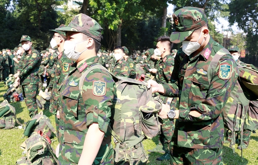 Hàng trăm thầy thuốc áo lính lên đường hỗ trợ các tỉnh miền Nam chống dịch Hàng trăm thầy thuốc áo lính lên đường hỗ trợ các tỉnh miền Nam chống dịch