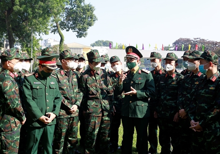 Hàng trăm thầy thuốc áo lính lên đường hỗ trợ các tỉnh miền Nam chống dịch Hàng trăm thầy thuốc áo lính lên đường hỗ trợ các tỉnh miền Nam chống dịch
