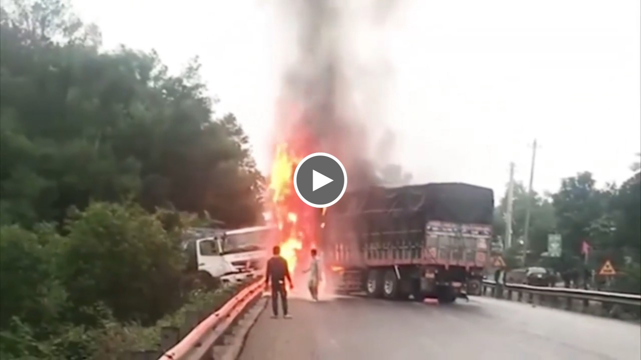 Toàn cảnh vụ hai xe ô tô 