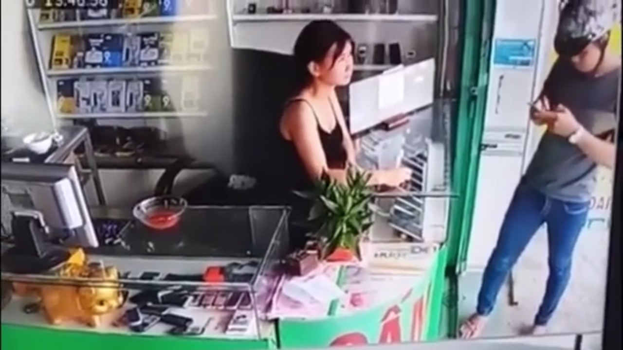 Tên cướp đen đủi bị nữ chủ nhà bắt sống chỉ vì chiếc xe máy “phản chủ” Tên cướp đen đủi bị nữ chủ nhà bắt sống chỉ vì chiếc xe máy “phản chủ”