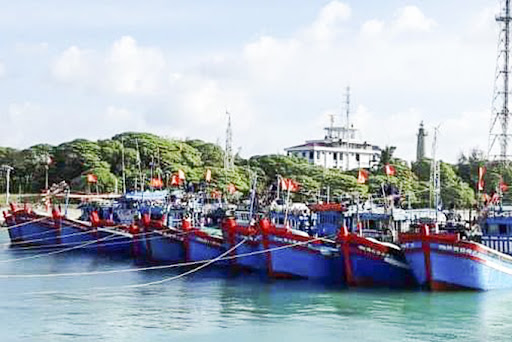 TIN BÃO KHẨN CẤP VÀ CÁC CHỈ ĐẠO ỨNG PHÓ TIN BÃO KHẨN CẤP VÀ CÁC CHỈ ĐẠO ỨNG PHÓ