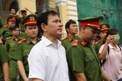 truy to cuu can bo o trung tam ho tro xa hoi toi dam o be gai
