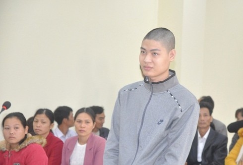Hoang tưởng bị lây HIV từ hàng xóm, nam thanh niên đâm chết bé trai 11 tuổi hoang tuong bi lay hiv tu hang xom nam thanh nien dam chet be trai 11 tuoi