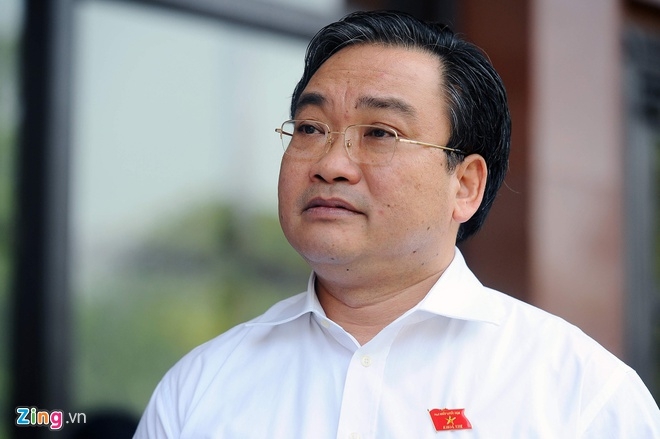 ubkt trung uong de nghi bo chinh tri thi hanh ky luat ong hoang trung hai