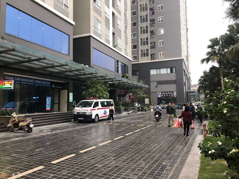 be gai 4 tuoi roi tu tang 25 chung cu pho khuong trung xuong dat tu vong