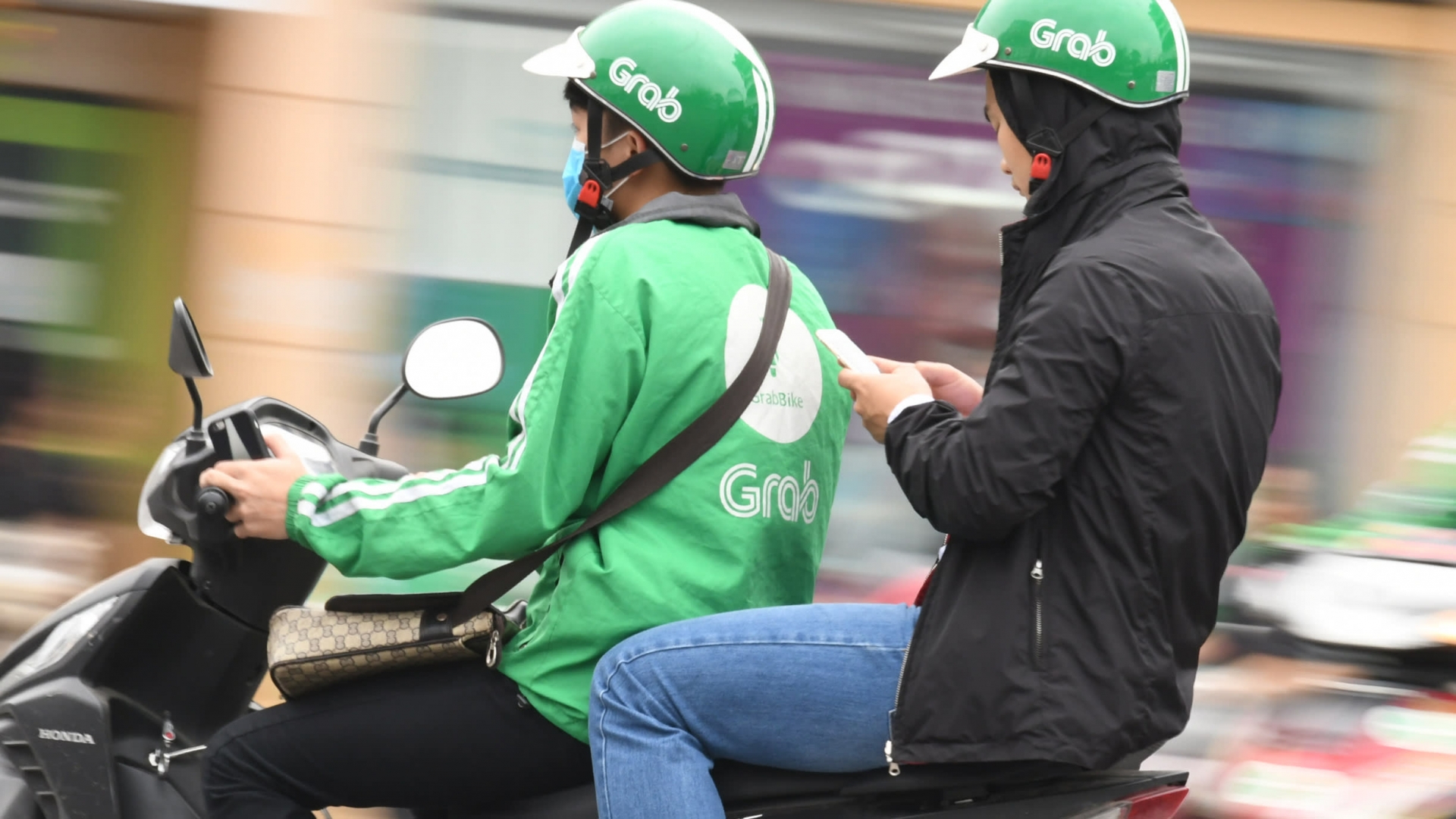 Grab, Go-Viet, Be đồng loạt tăng phụ phí đặt xe dịp Tết Canh Tý 2020 grab go viet be dong loat tang phu phi dat xe dip tet canh ty