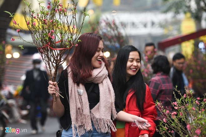 Gió mùa đông bắc tràn về, ngày mùng 1 Tết Bắc Bộ chìm trong mưa rét gio mua dong bac tran ve ngay mung 1 tet bac bo chim trong mua ret