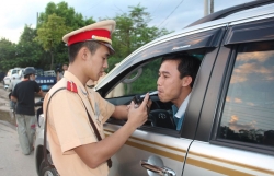 nghi dinh 100 co hieu luc xu ly gan 20000 tai xe vi pham nong do con