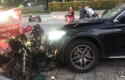 o to phat no roi boc chay du doi 2 nguoi tu vong