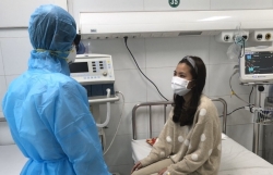 quang ninh lay mau benh pham xet nghiem virus corona benh nhan tu vong tren duong di cap cuu