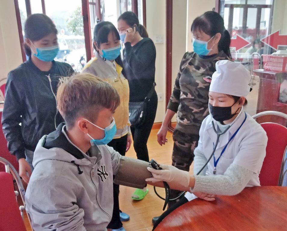 Quảng Ninh: Lấy mẫu bệnh phẩm xét nghiệm virus corona bệnh nhân tử vong trên đường đi cấp cứu quang ninh lay mau benh pham xet nghiem virus corona benh nhan tu vong tren duong di cap cuu
