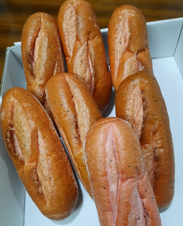 Bánh mì làm từ thanh long chỉ 6.000 đồng giải cứu nông sản giữa mùa dịch virus corona banh mi lam tu thanh long chi 6000 dong giai cuu nong san giua mua dich virus corona