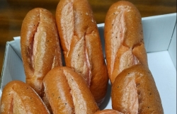 nguoi nuoc ngoai tai ha noi vung long trong mua dich covid 19