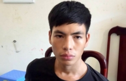 chong dung vu luc ep vo quan he tinh duc co pham toi hiep dam khong