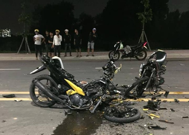 Cùng đua xe, 2 nam thanh niên tự lao vào nhau tử vong ru nhau dua xe 2 nam thanh nien tu lao vao nhau tu vong
