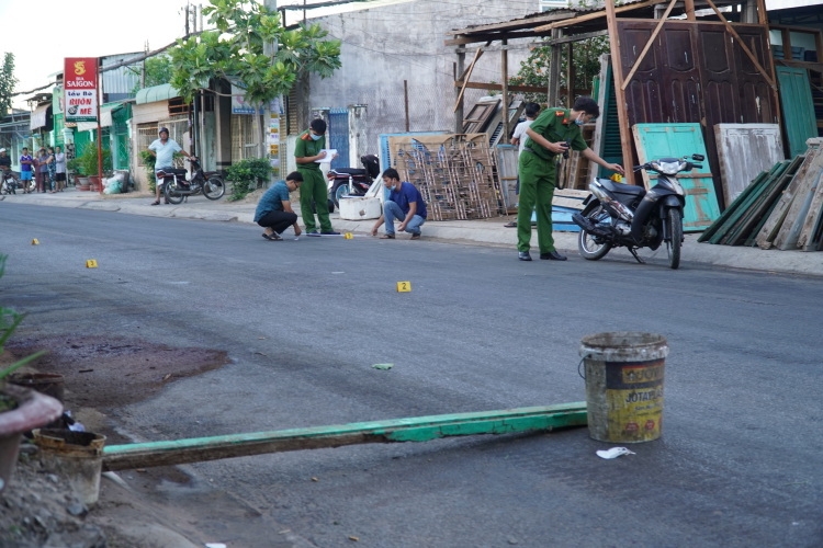 Nam thanh niên chém chết kẻ xông vào nhà truy sát đang được xem xét tội danh nam thanh nien chem chet ke xong vao nha truy sat dang duoc xem xet toi danh
